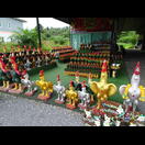 Wer meint, noch einen Hahn spenden zu müssen …